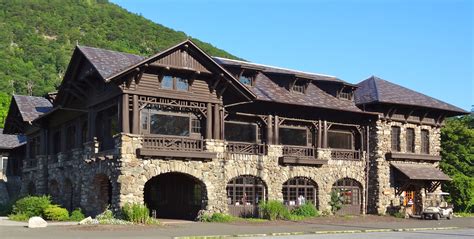 bear mountain inn architectural style